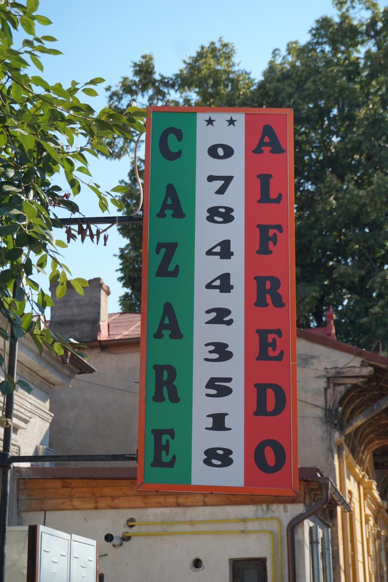 Cazare Alfredo Craiova Exteriör bild